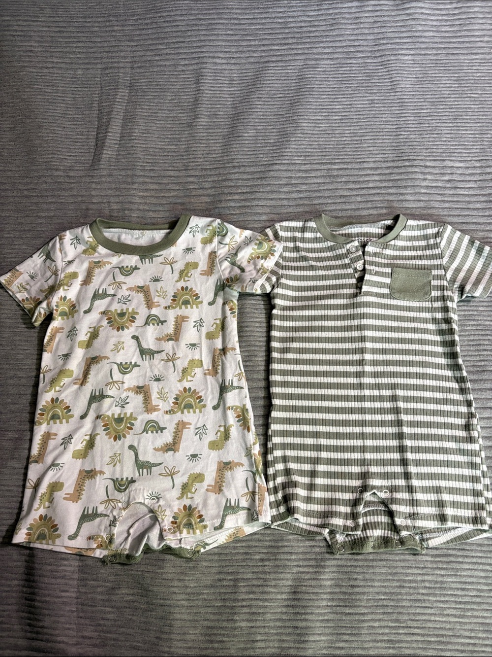 Chickpea 24M Onesie Olive Green and White with Dinosaurs